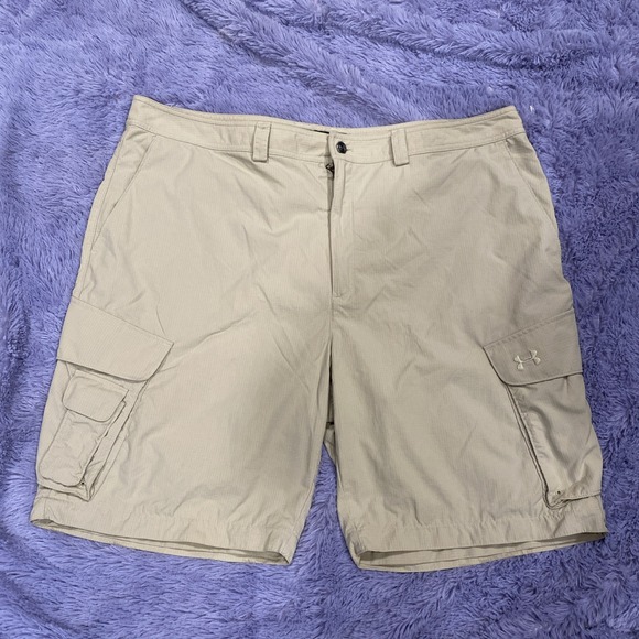 Under Armour Shorts Mens 42 Brown Cargo HeatGear Performance Fishing Outdoors - Picture 1 of 6